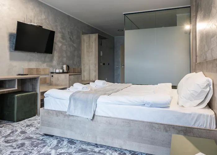 Rcr Einstein Lejlighedshotel 3*