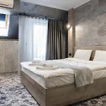 Rcr Einstein Aparthotel