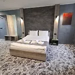 Aparthotel Rcr Einstein