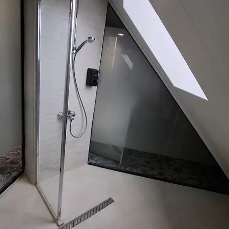 Rcr Einstein 公寓式酒店