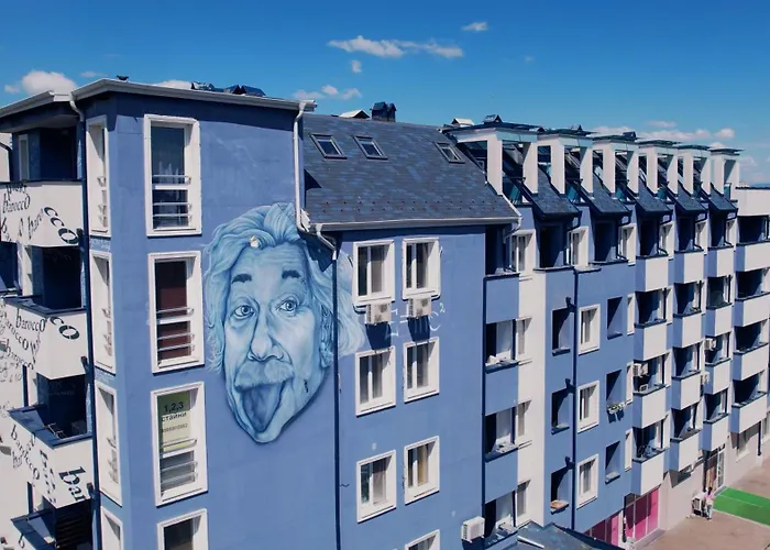 Rcr Einstein Апартхотел София