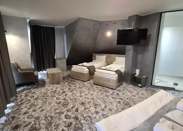 Rcr Einstein Aparthotel 3*