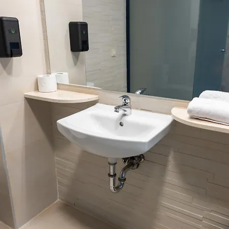 Rcr Einstein Aparthotel