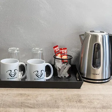 Rcr Einstein מלון דירות