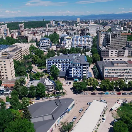 アパートホテル Rcr Einstein 3*