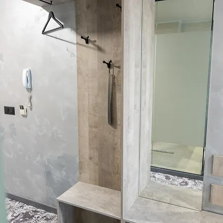 アパートホテル Rcr Einstein 3*