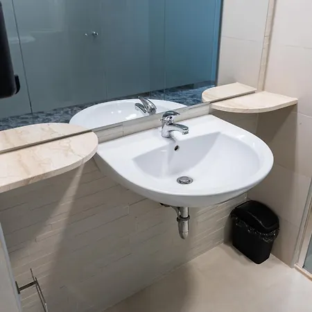 Rcr Einstein アパートホテル