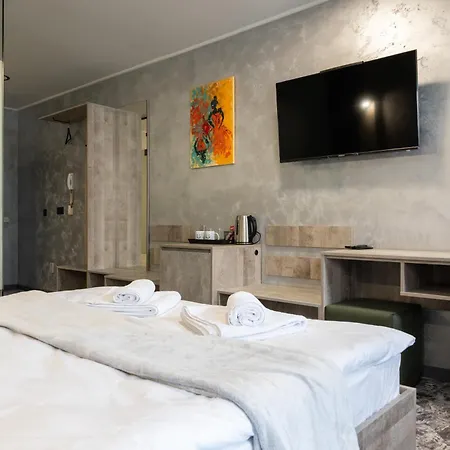 アパートホテル Rcr Einstein 3*