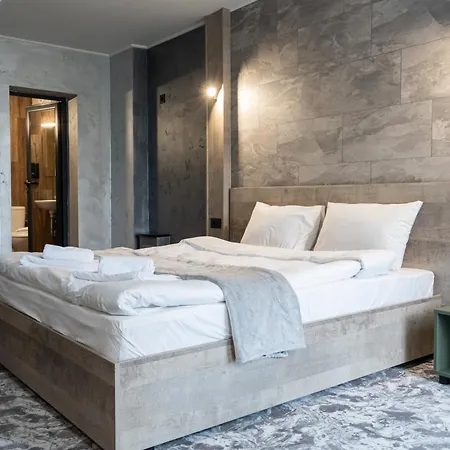 アパートホテル Rcr Einstein 3*