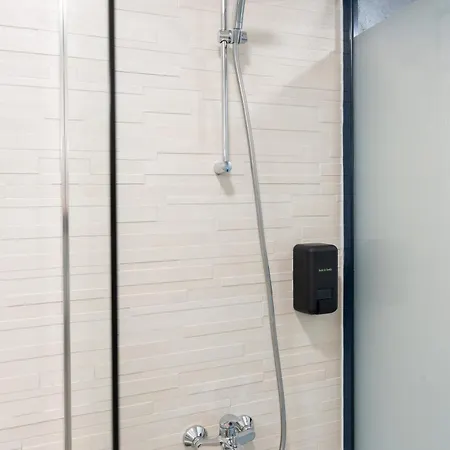 アパートホテル Rcr Einstein